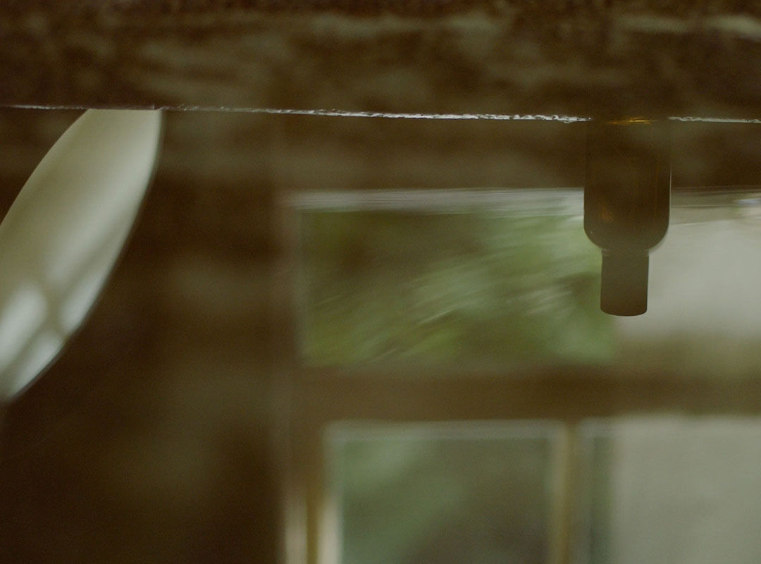 존재의 울림: 이더시스 오 드 퍼퓸 이미지